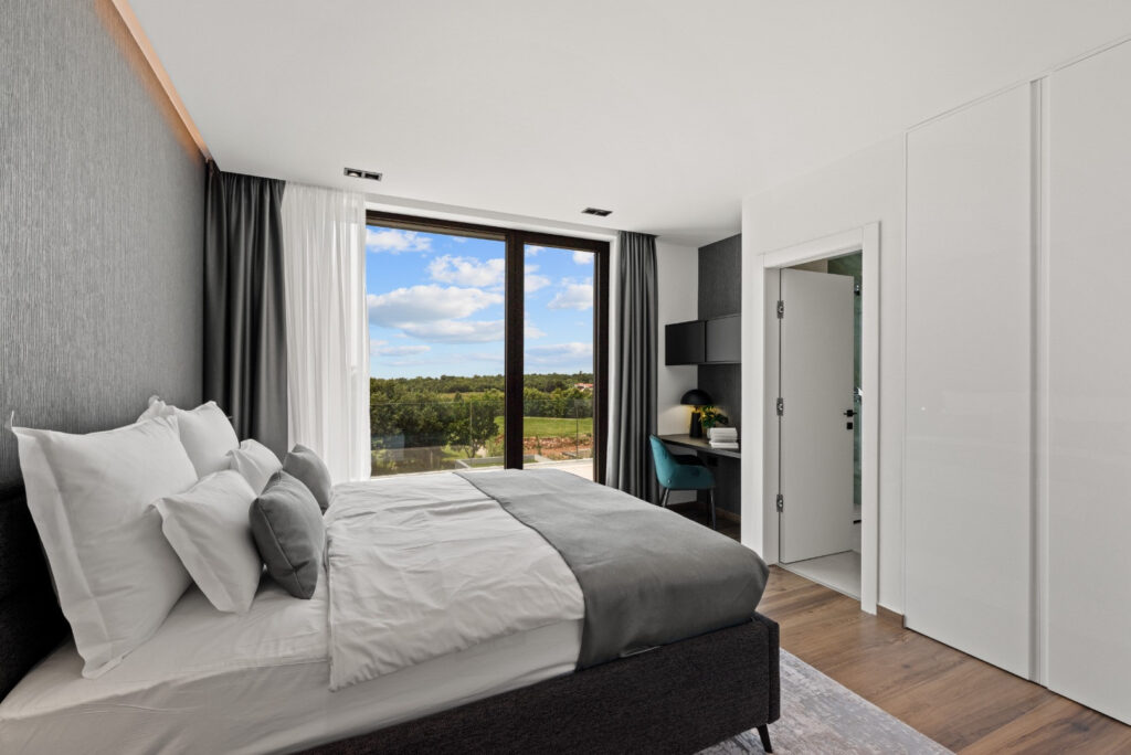 Reference Scorpio Dekori